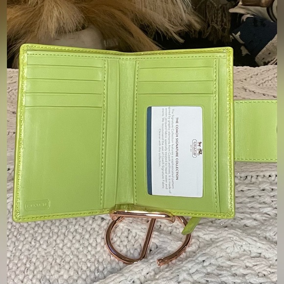 Coach Signature Wallet - Picture 6 of 15